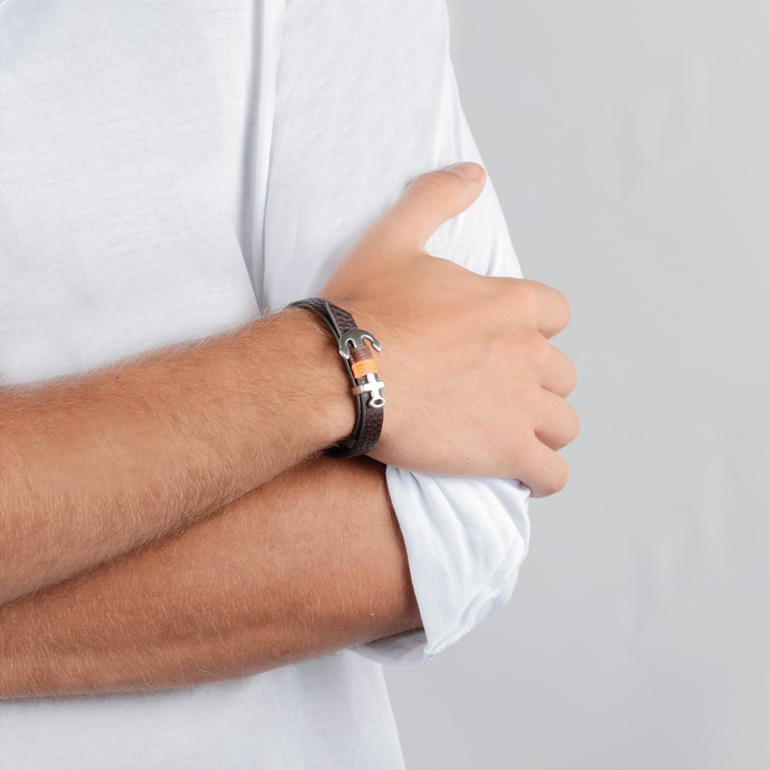 Bracciale uomo Sector in cuoio marrone con ancora szv30