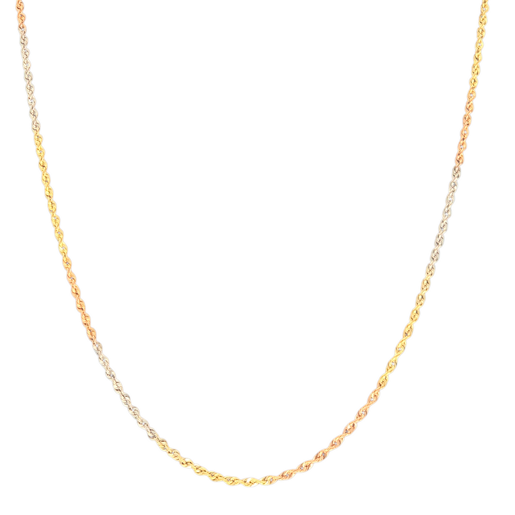 Collana funetta tricolore oro 18 carati su sfondo bianco