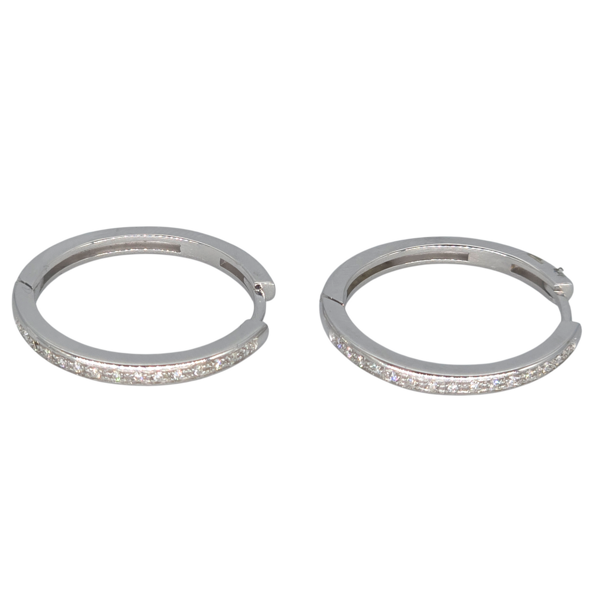 Orecchini Cerchio con Diamanti Oro Bianco 18kt medi