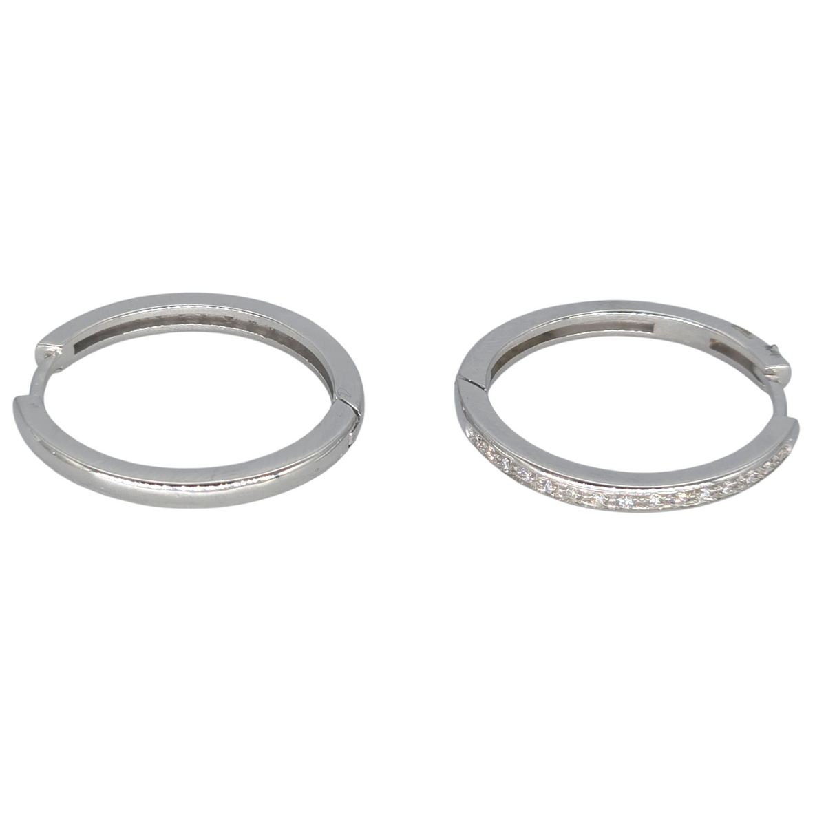 Orecchini Cerchio con Diamanti Oro Bianco 18kt medi