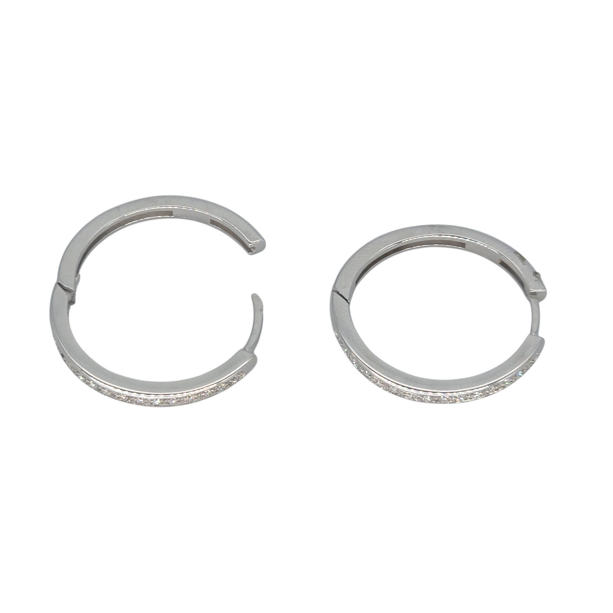 Orecchini Cerchio con Diamanti Oro Bianco 18kt medi