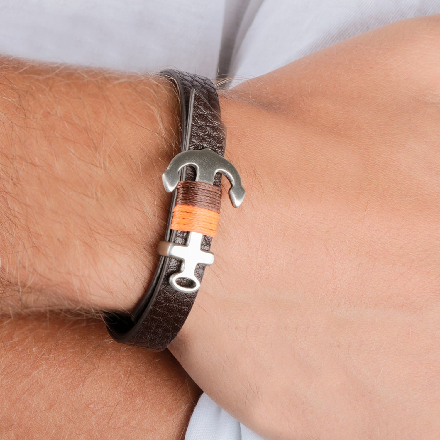 Bracciale uomo Sector in cuoio marrone con ancora szv30