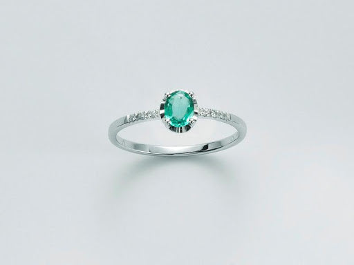 Yukiko Ring mit Smaragd und Diamanten LID3362Y