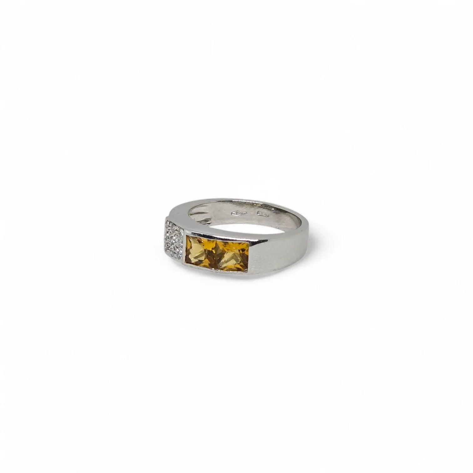 Anello a Fascia in Oro Bianco con Pietra Topazio e Diamanti