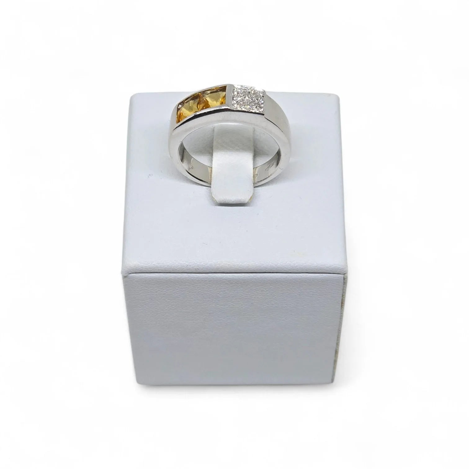 Anello a Fascia in Oro Bianco con Pietra Topazio e Diamanti