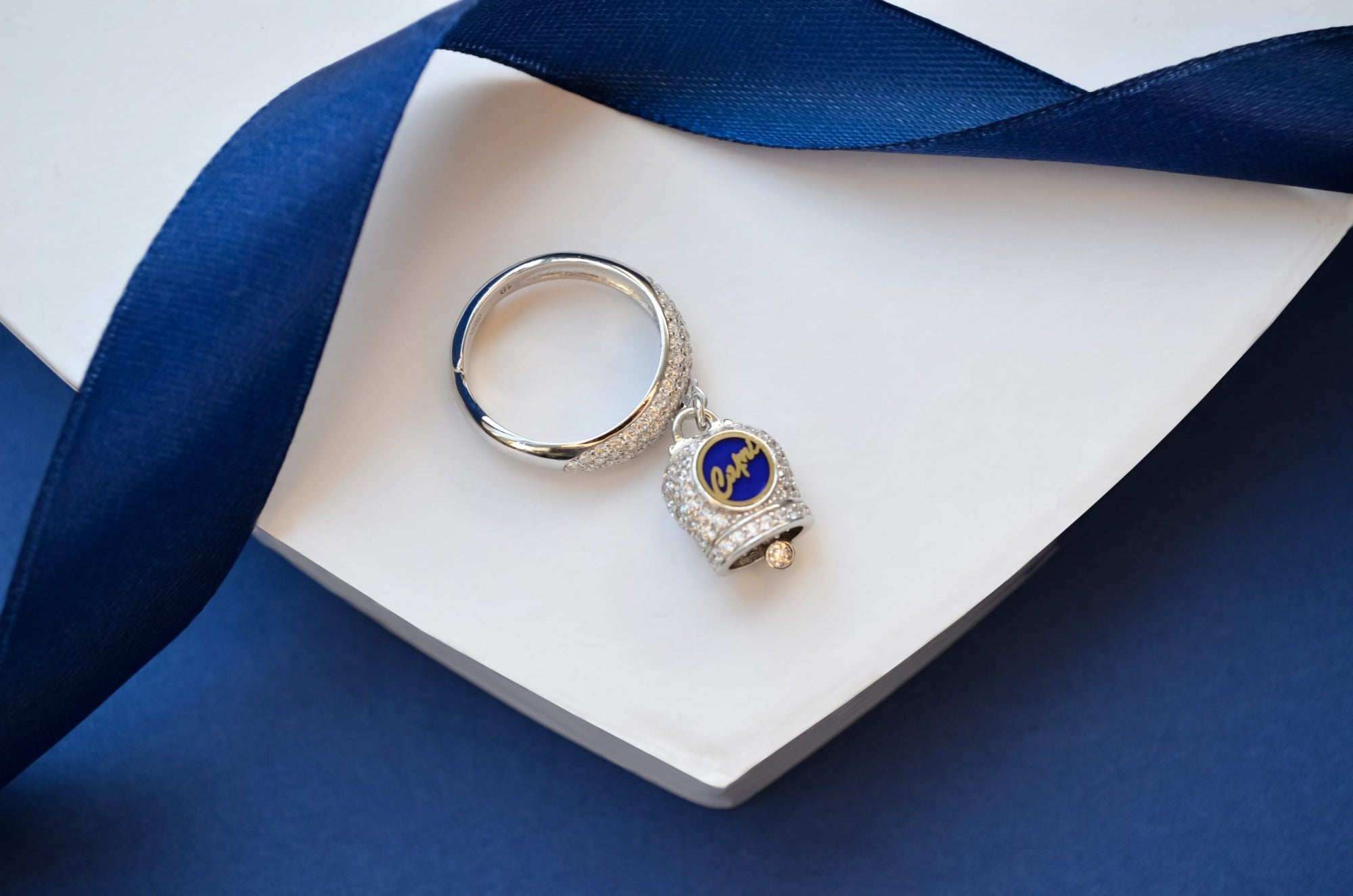 Anello donna campana capri zirconato con placchetta smaltata blu (regolabile)