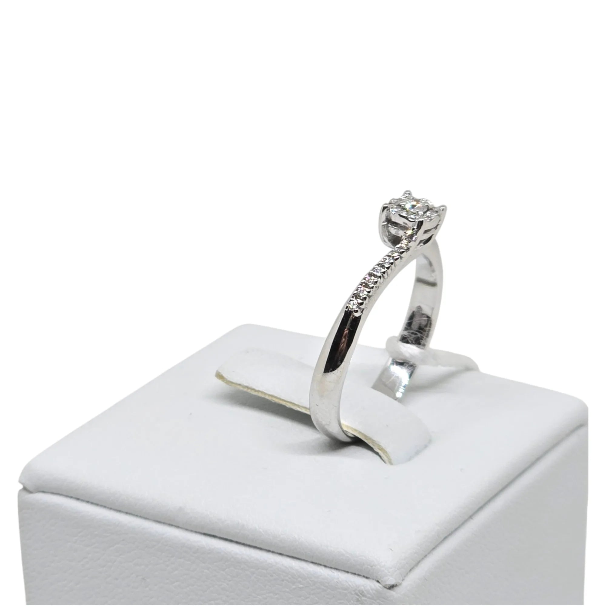 Anello donna solitario in oro e diamanti Pg gioielli anglare/1