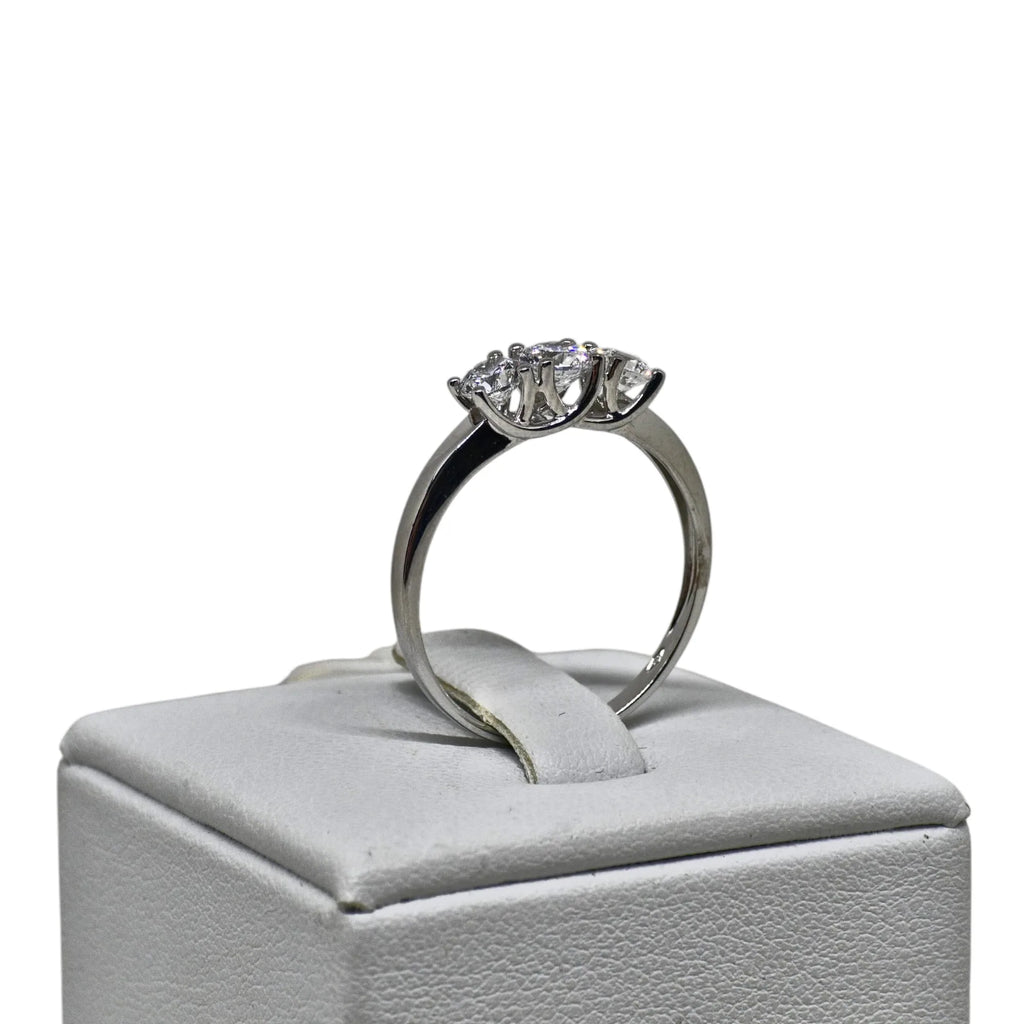Anello donna trilogy in oro bianco 9 carati con zirconi bianchi