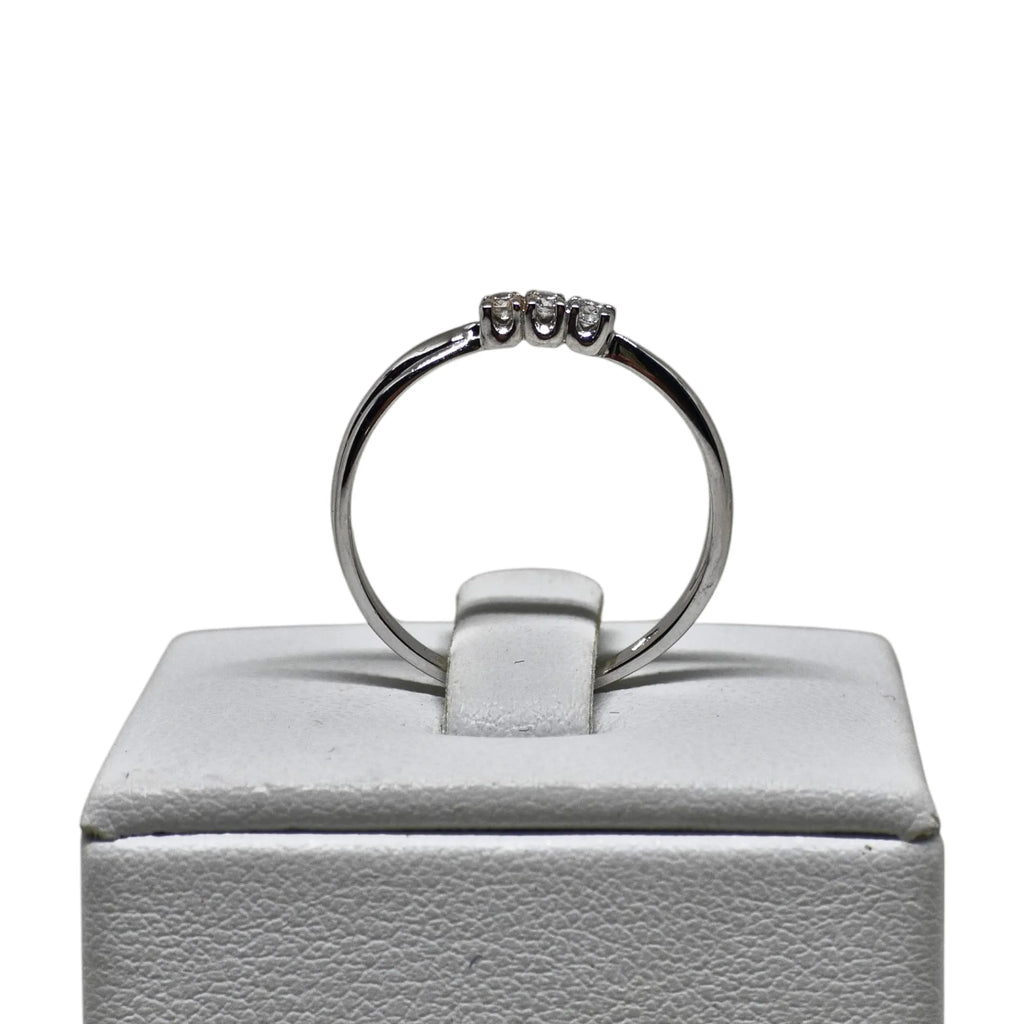 Damen-Trilogy-Ring aus 9 Karat Weißgold mit kleinen weißen Zirkonia