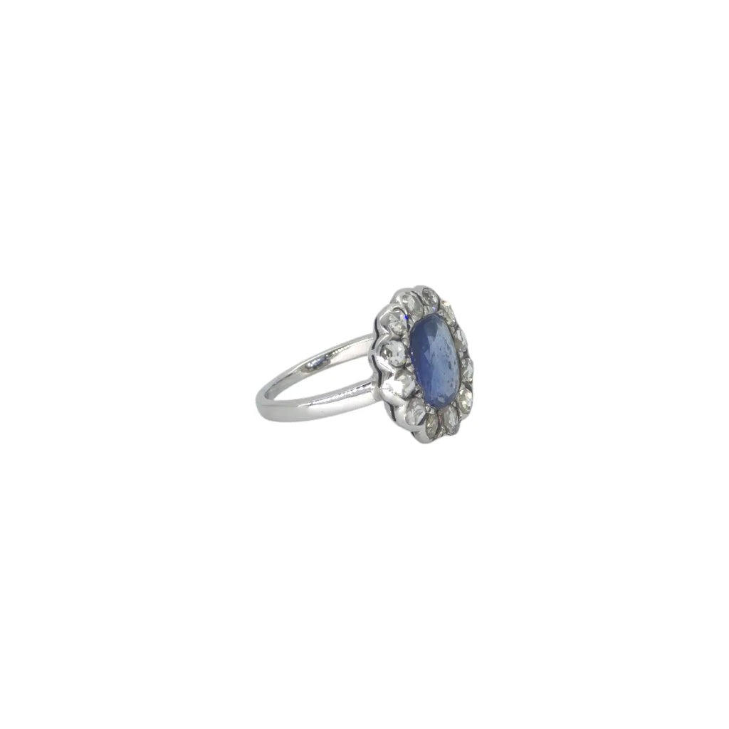 Anello donna zaffiro blu centrale e diamanti bianchi