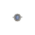 Anello donna zaffiro blu centrale e diamanti bianchi
