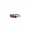 Anello iGold Mezza Veretta in Oro Bianco 9ct con Zircone Rosso e Zirconi Bianchi
