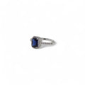 Anello iGold in Oro Bianco 9ct con Zircone Blu Rettangolare e Zirconi Bianchi