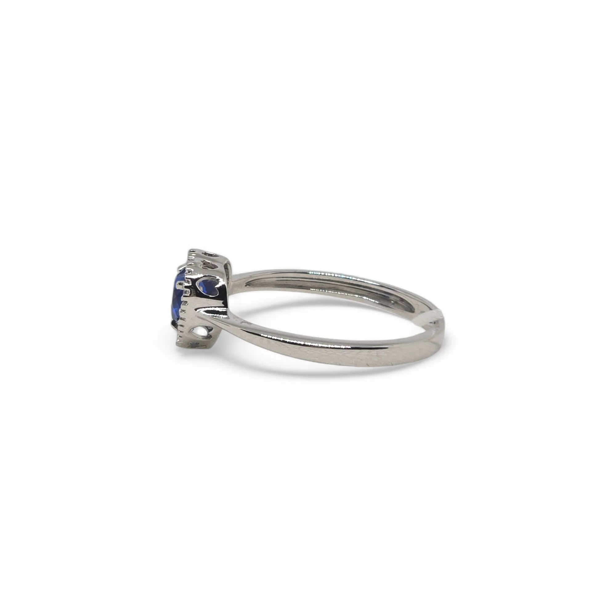 Anello iGold in Oro Bianco 9ct con Zircone Blu a Cuore e Zirconi Bianchi