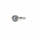 iGold 9 Karat Weißgoldring mit himmelblauem Herz-Zirkonia und weißen Zirkonia