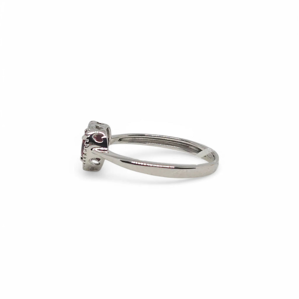 Anello iGold in Oro Bianco 9ct con Zircone Rosso a Cuore e Zirconi Bianchi