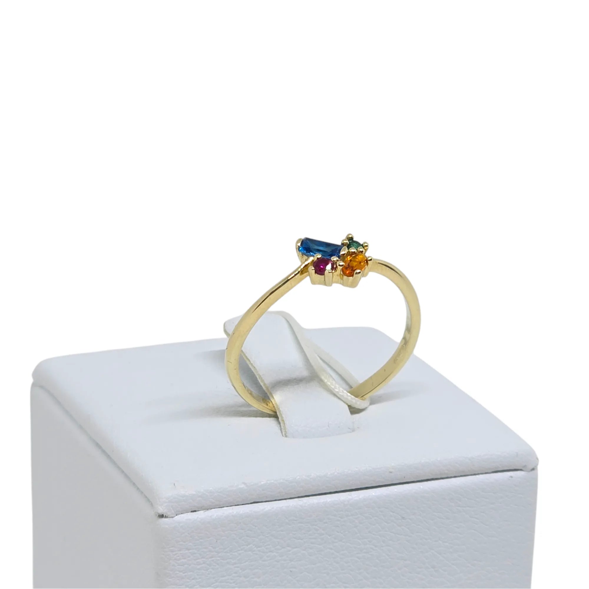 iGold Ring aus 9 Karat Gelbgold mit 4 farbigen Zirkonias