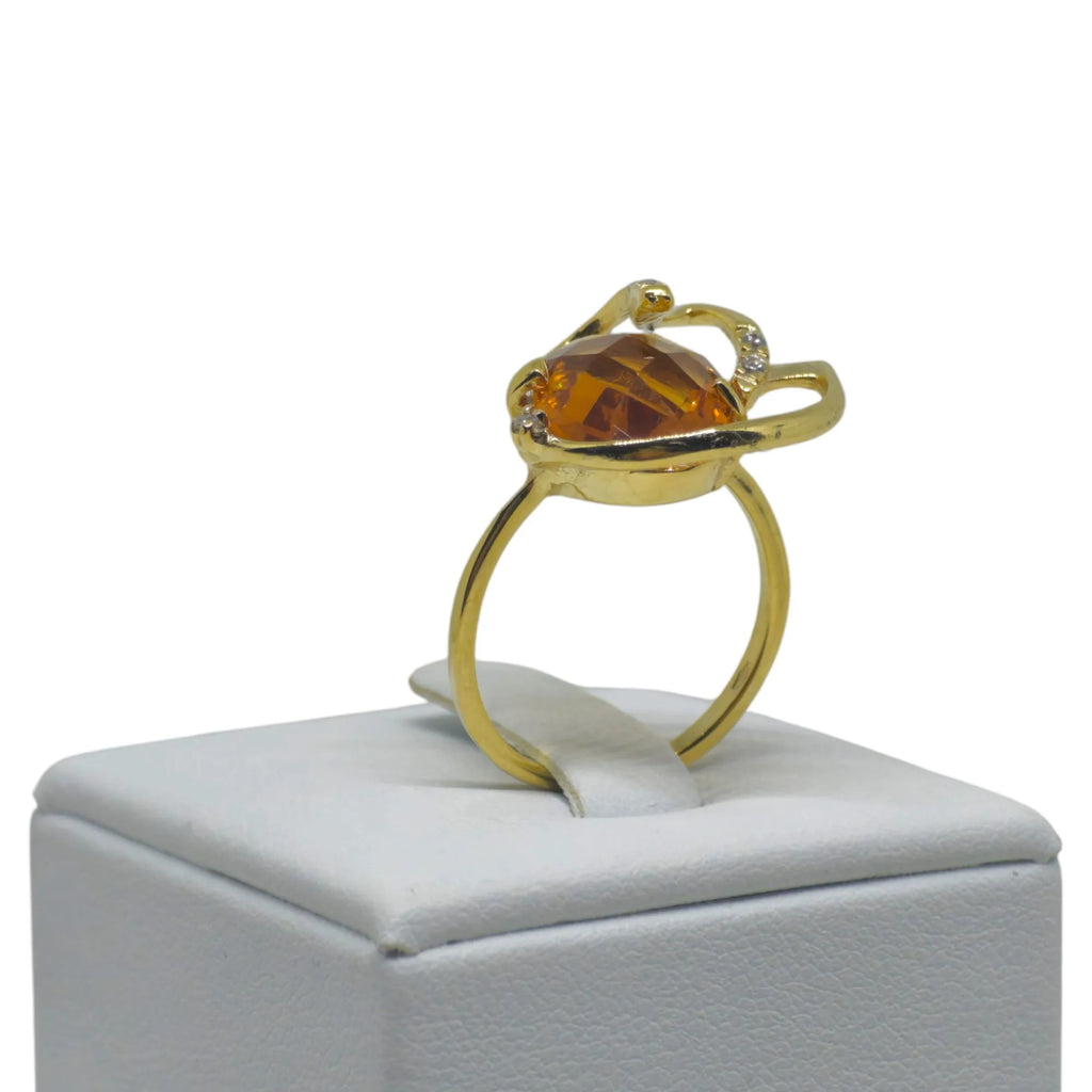 Anello in Oro 18kt con Pietra Arancione – Eleganza e Design Unico