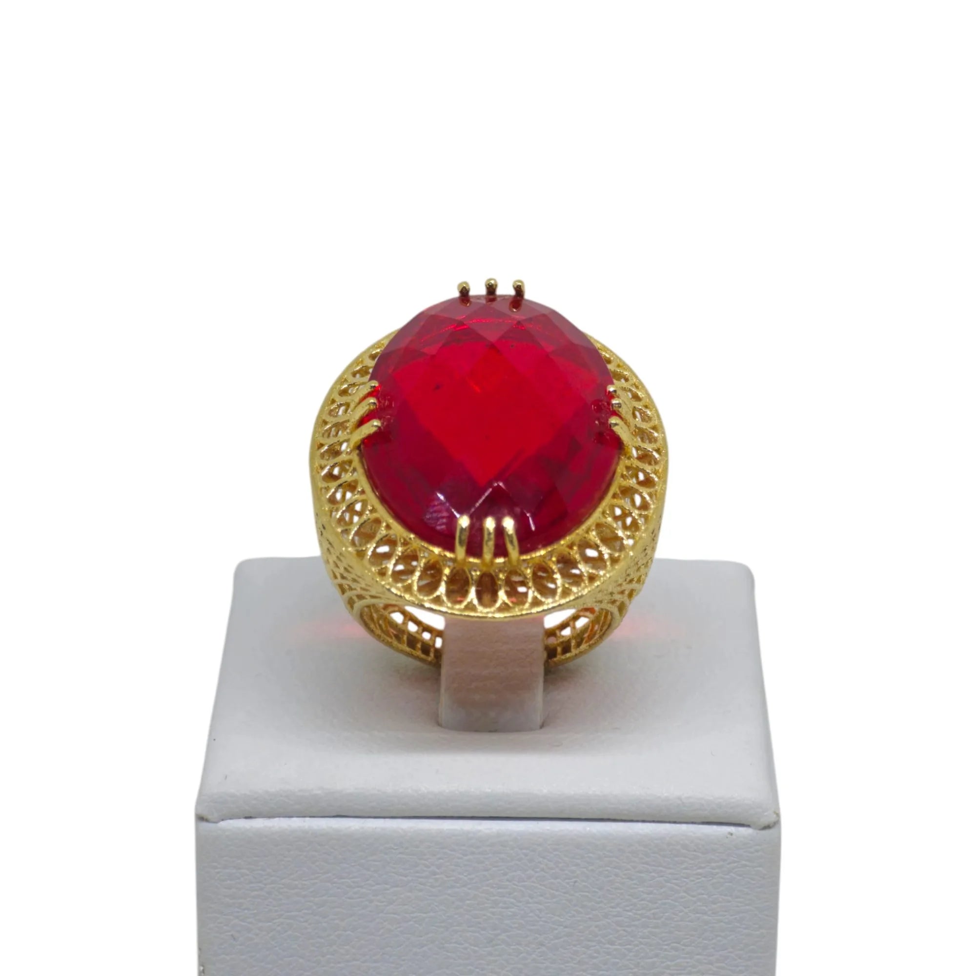 Anello in Oro 18kt con Pietra Rossa Eleganza e Raffinatezza con Lavorazione Filigranata