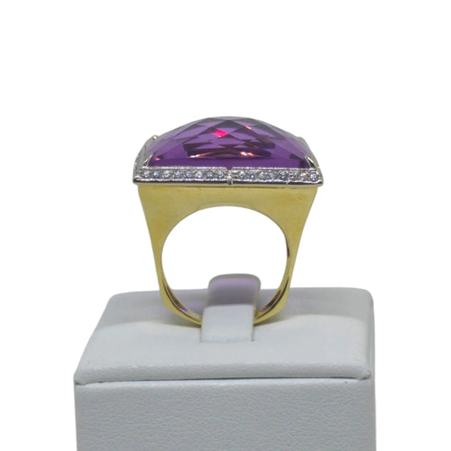Anello in Oro 18kt con Pietra Viola Sintetica – Stile Audace e Raffinato