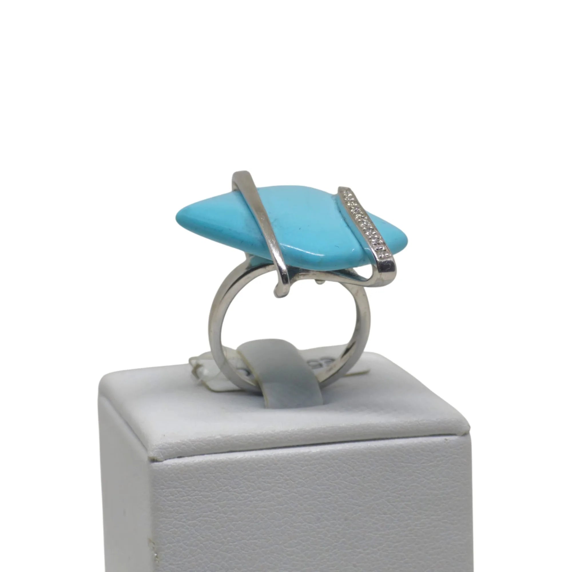 Anello in Oro Bianco con Pietra Turchese e Zirconi Eleganza e Raffinatezza