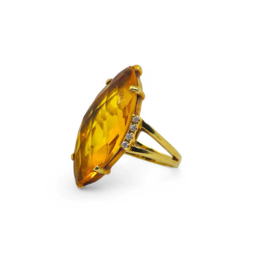 Ring aus 18 Karat Gelbgold mit orangefarbenem Stein, einzigartiger Luxus und Raffinesse