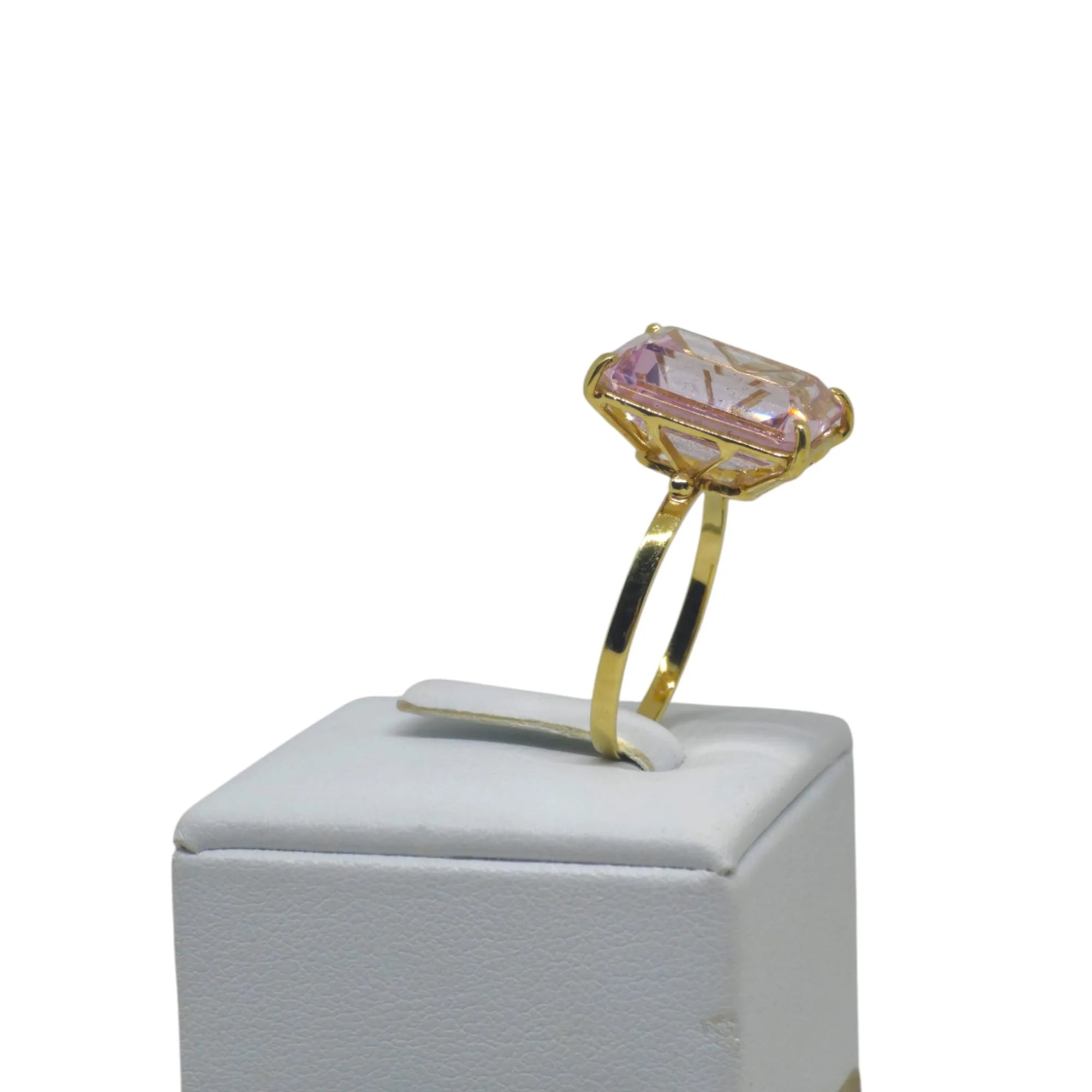 Anello in Oro Giallo 18kt con Pietra Rettangolare