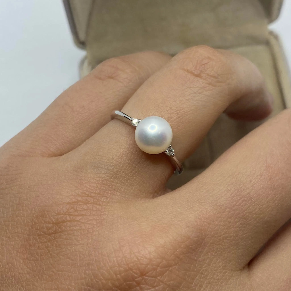 Anello in oro bianco 18 carati con perla naturale