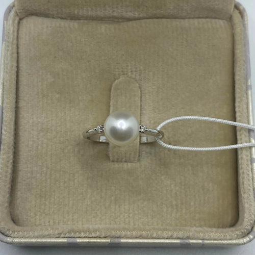 Anello in oro bianco 18 carati con perla naturale