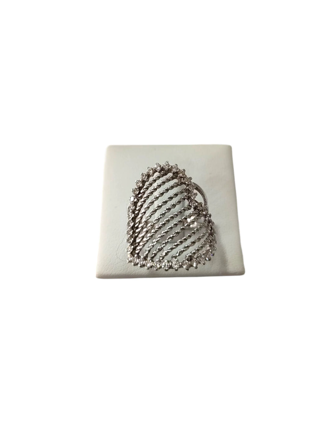 Anello in oro bianco 18 kt a forma di cuore