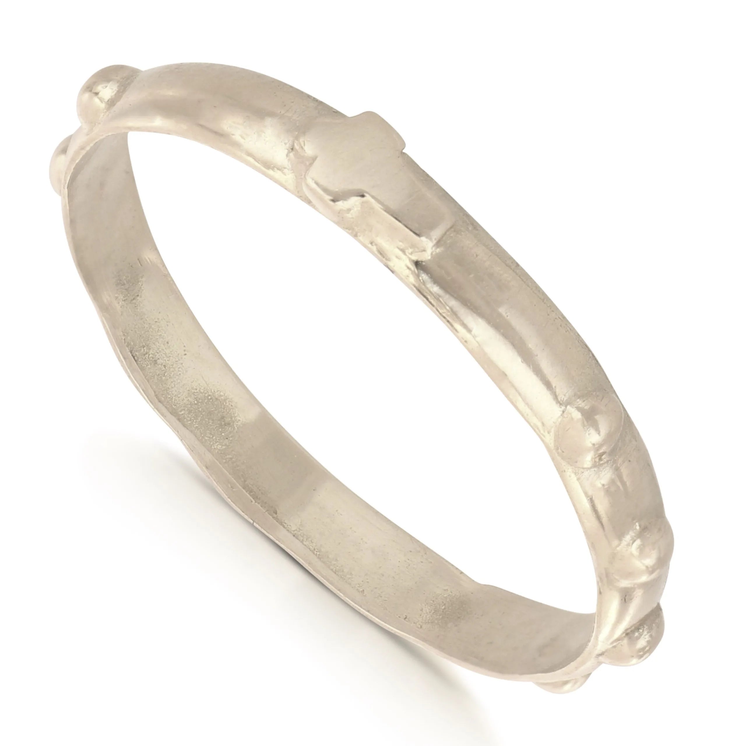 Anello in oro bianco modello rosario lucido