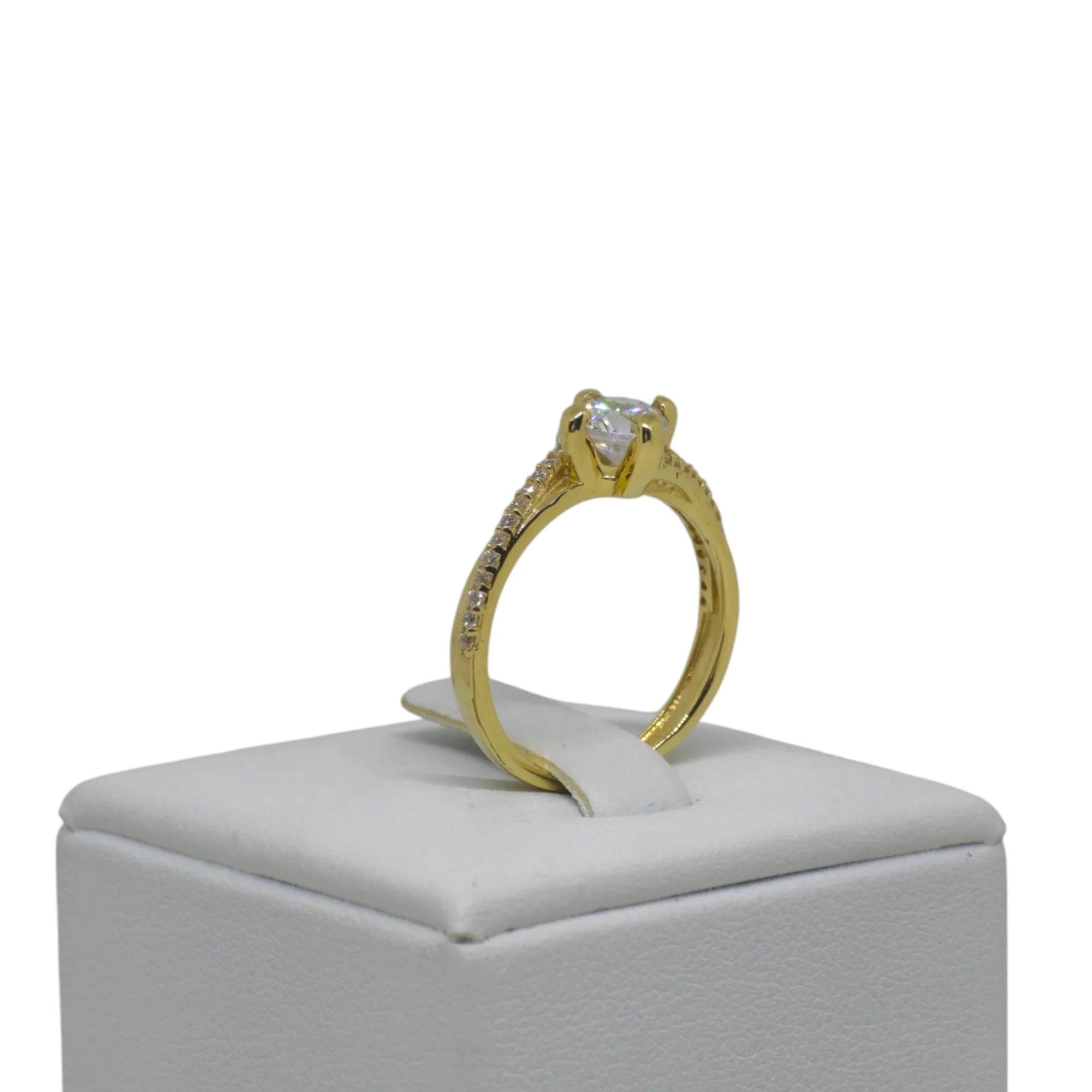 Anello solitario in oro giallo 18 carati con zirconi bianchi
