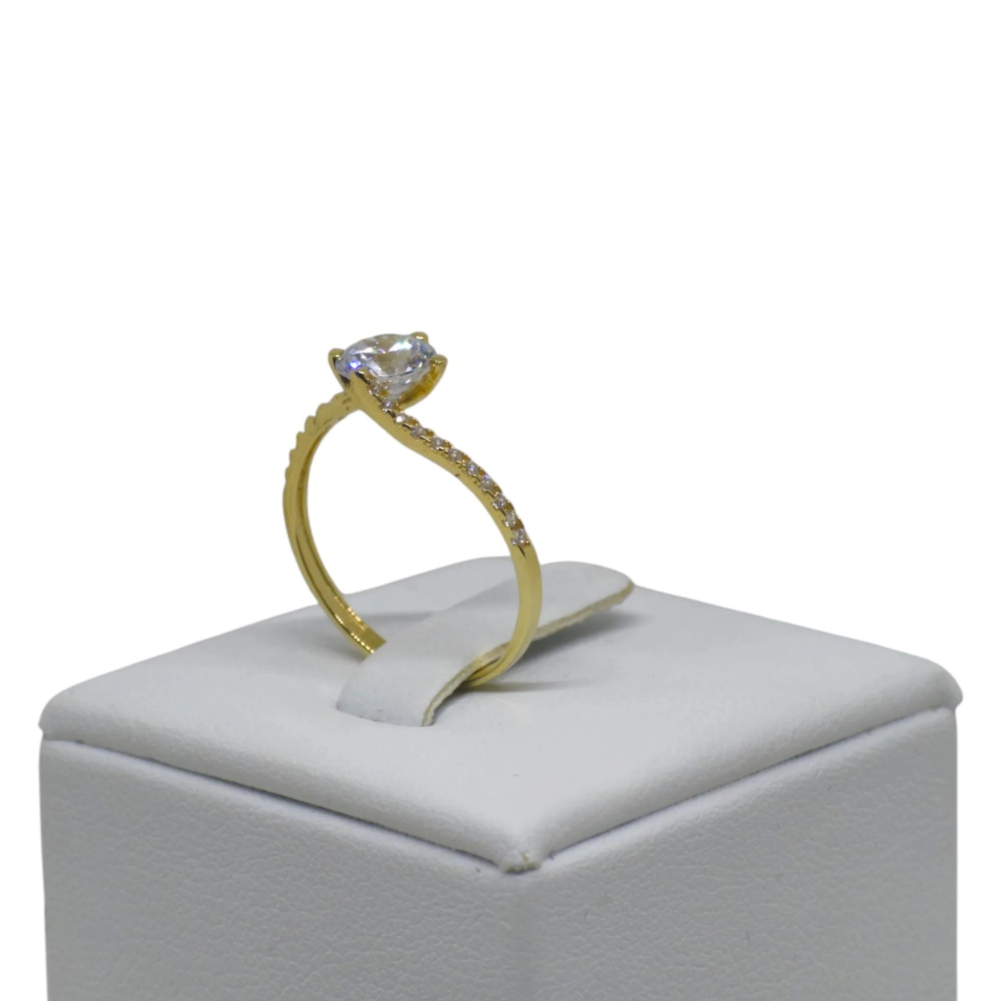 Anello solitario in oro giallo 18 carati con zirconi bianchi
