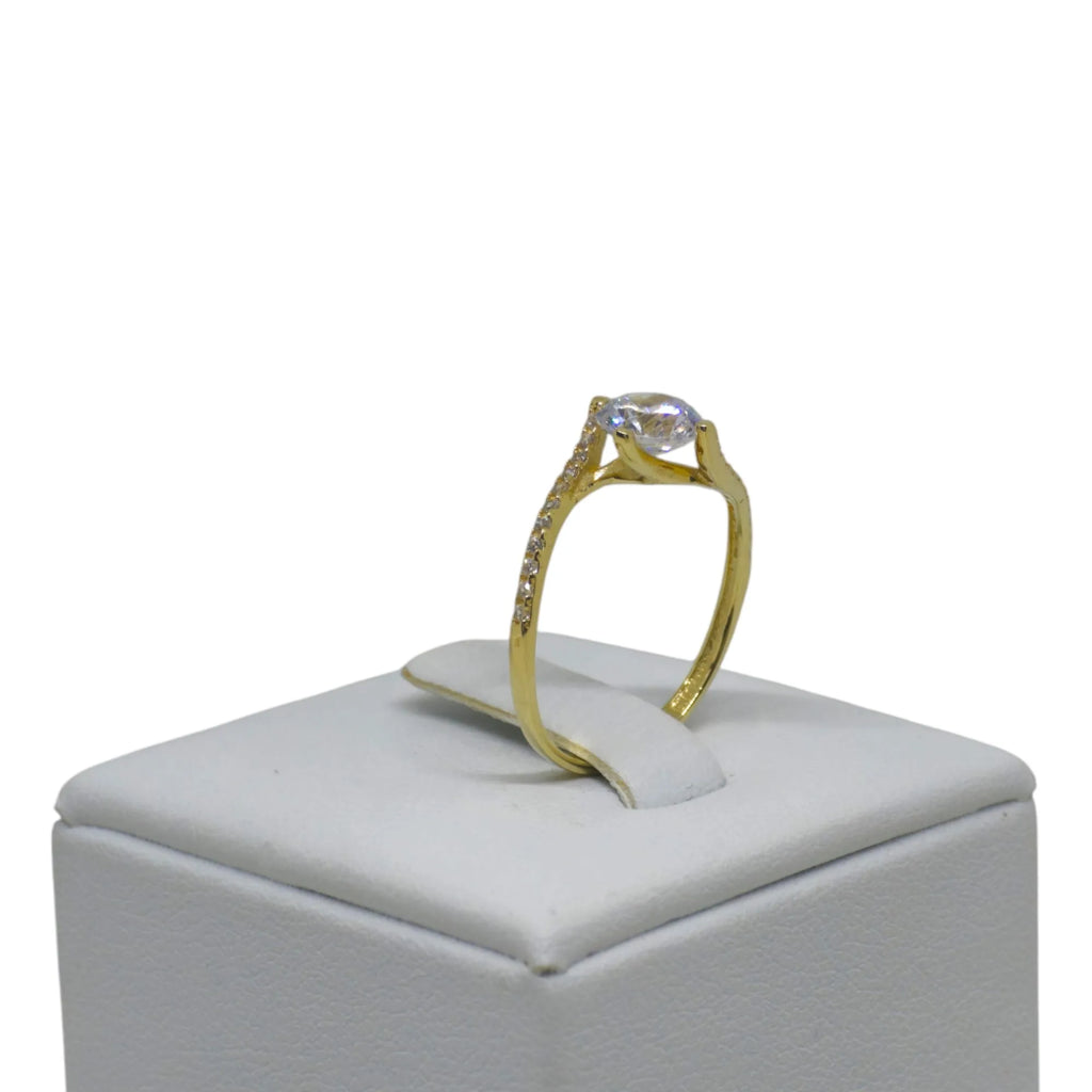 Anello solitario in oro giallo 18 carati con zirconi bianchi
