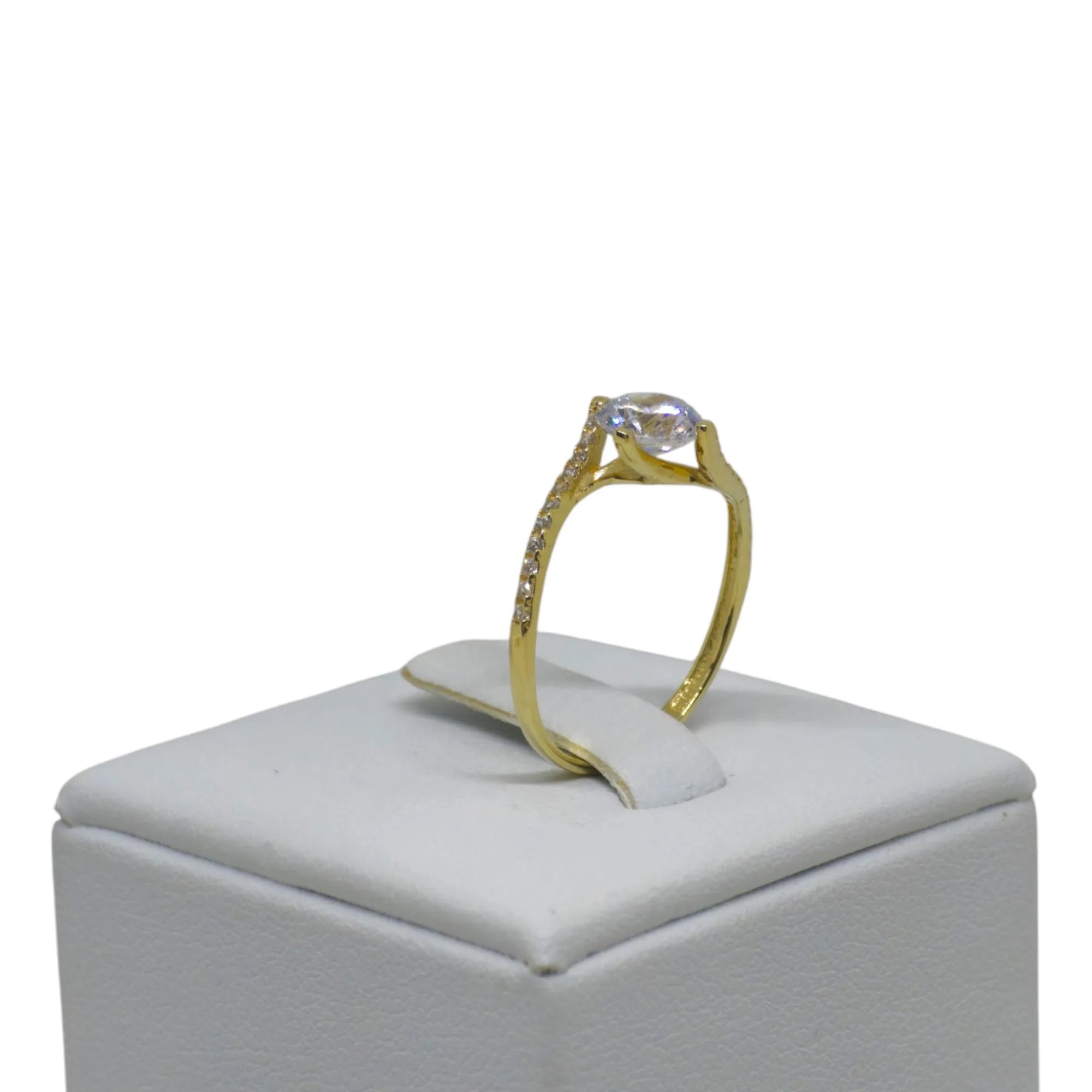 Anello solitario in oro giallo 18 carati con zirconi bianchi