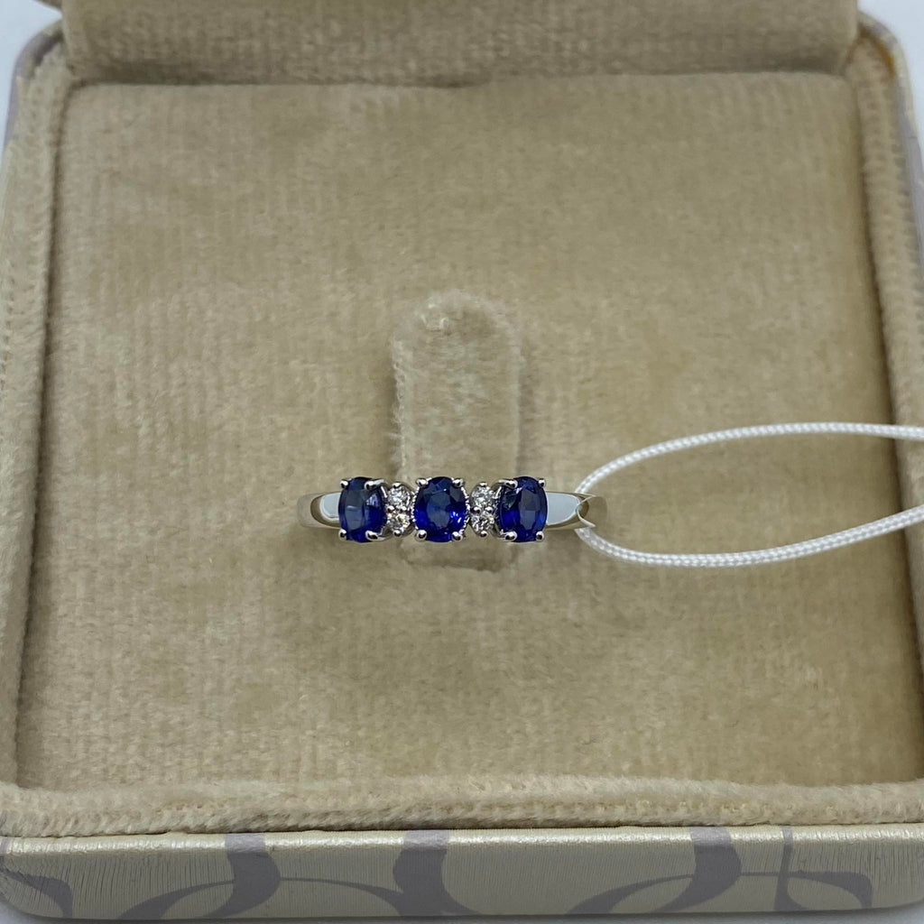 Trilogy-Ring aus Gold und Diamanten mit blauen Saphiren Kollektion Luce 150 Linie Iride – DonnaOro dhaz9619.004