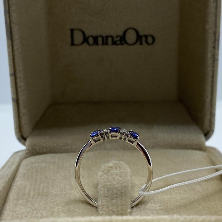 Anello trilogy in oro e diamanti con zaffiri blu collezione luce 150 linea iride– DonnaOro dhaz9619.004