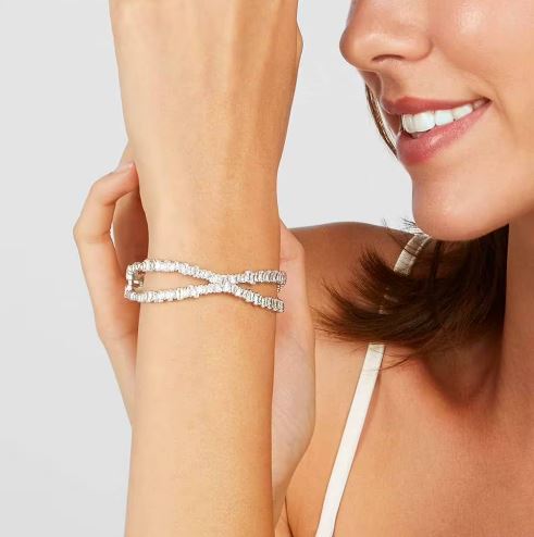 Bracciale donna Stroili rigido rodiato e strass con incrocio 1671145
