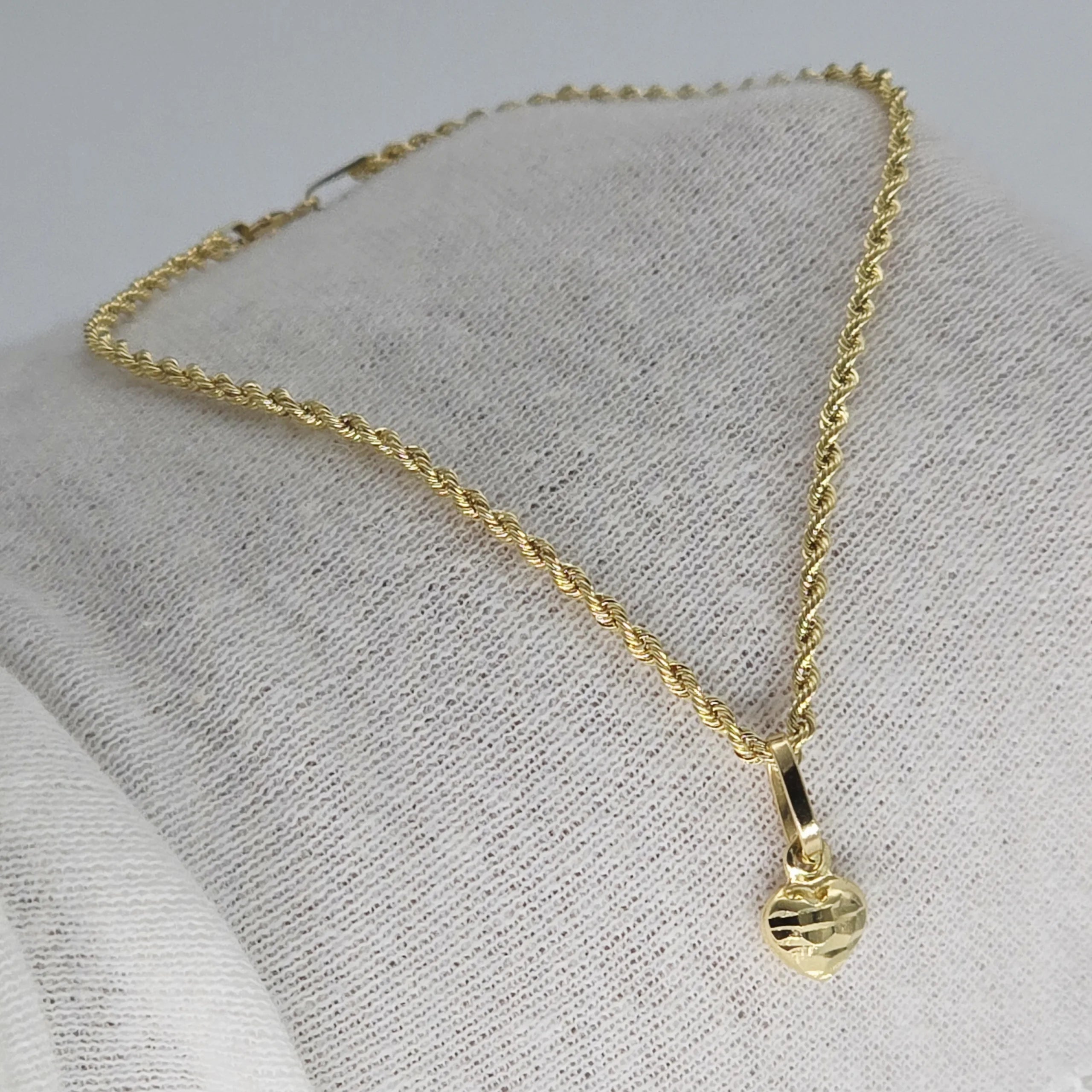 Damenarmband aus 18 Karat Gelbgold mit Herz