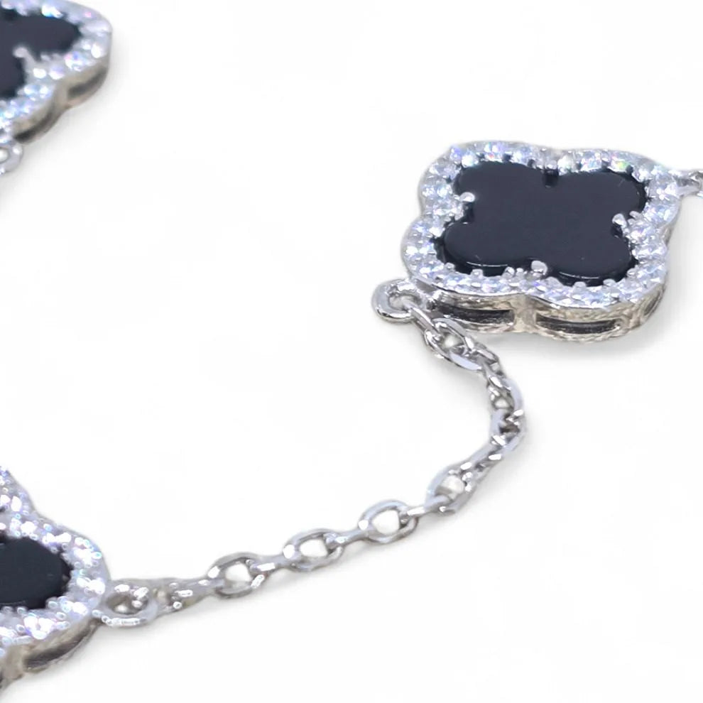 Bracciale in Argento con Fiori Neri e Zirconi Eleganza e Raffinatezza