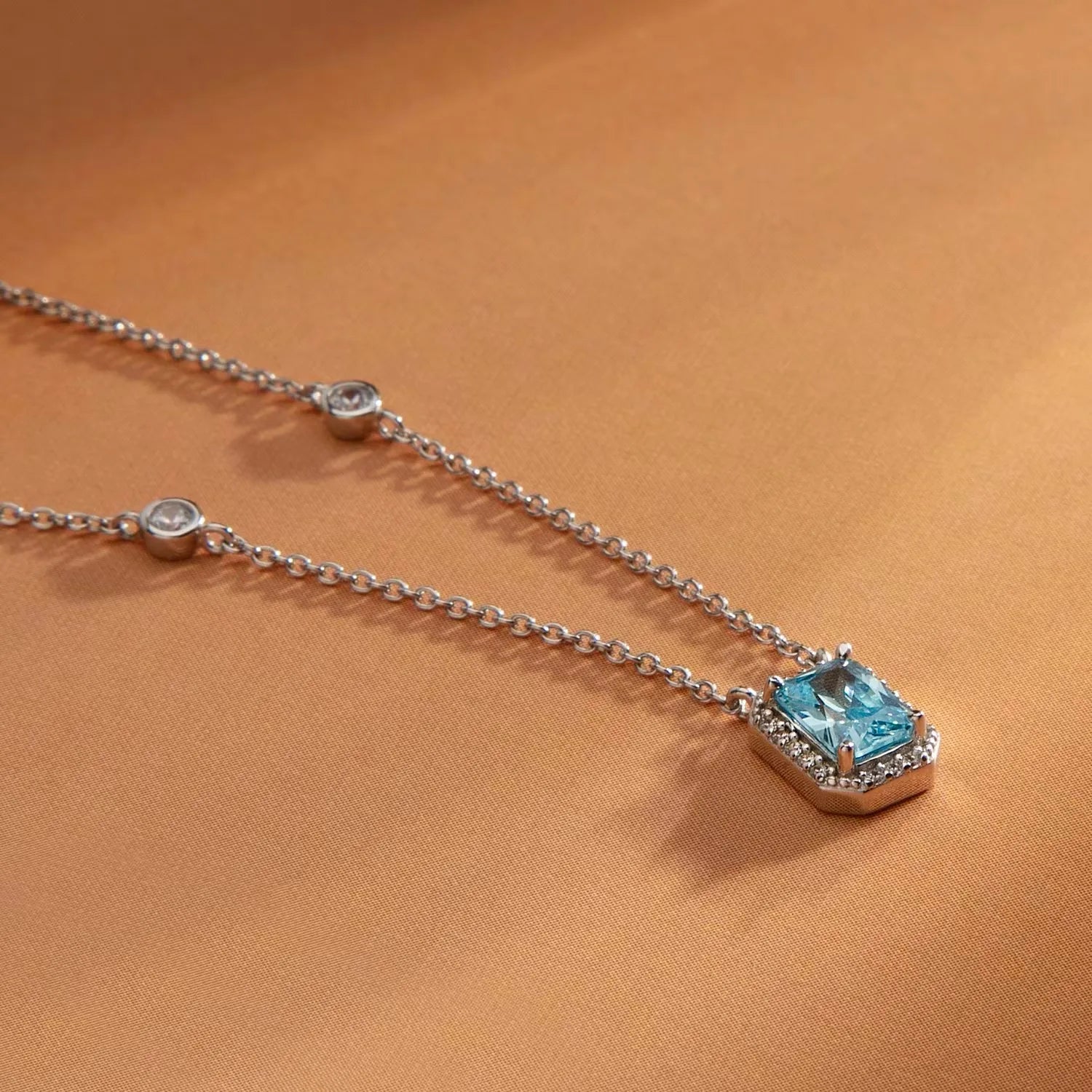Collana Morellato in argento con pendente azzurro SAIW315