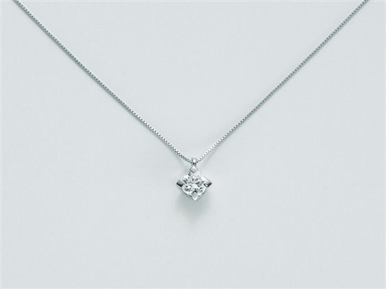 Collana Yukiko Punto luce In Oro Bianco 18 KT 750/1000 e diamante CLD5065-026G7