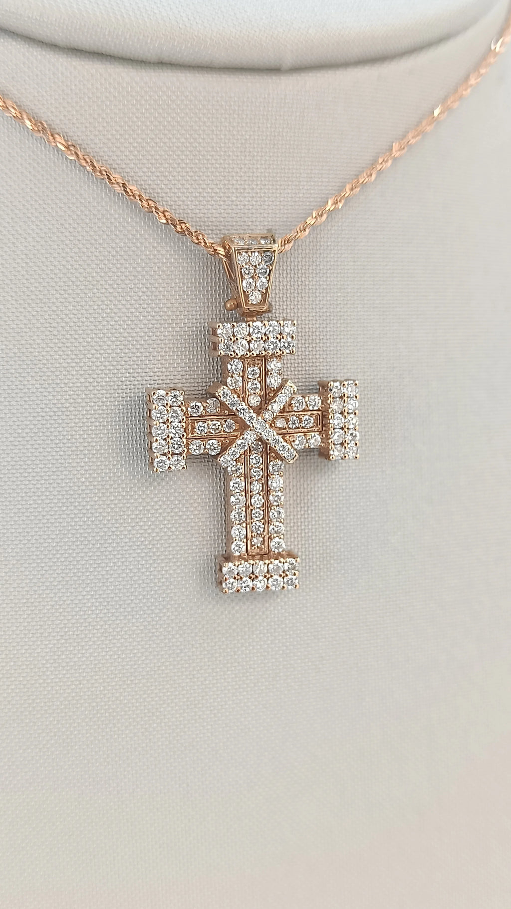 Collana croce uomo in oro rosa 18Kt