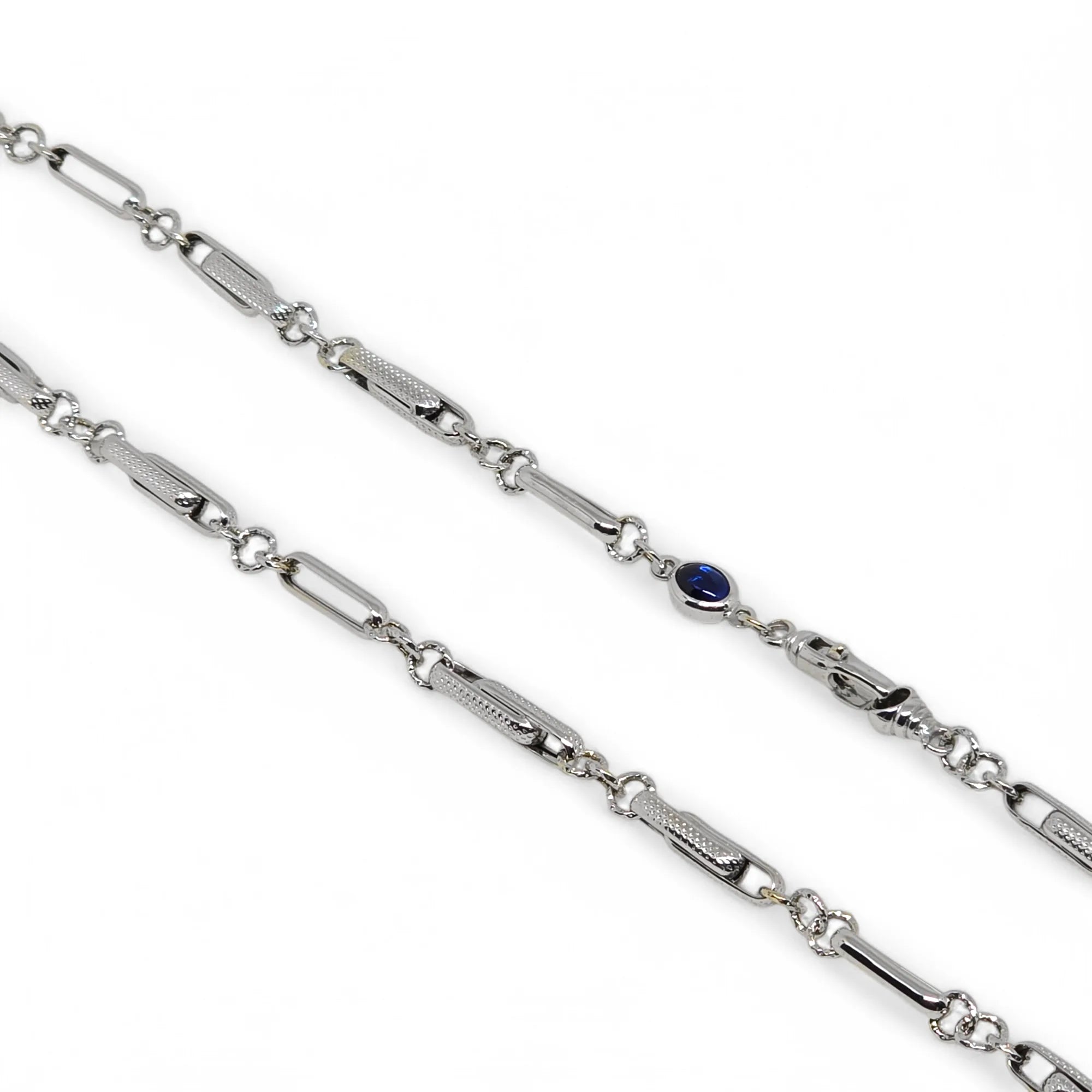 Herrenhalskette aus 18 Karat Weißgold mit blauem Inlay und gehämmerter Gliederkette