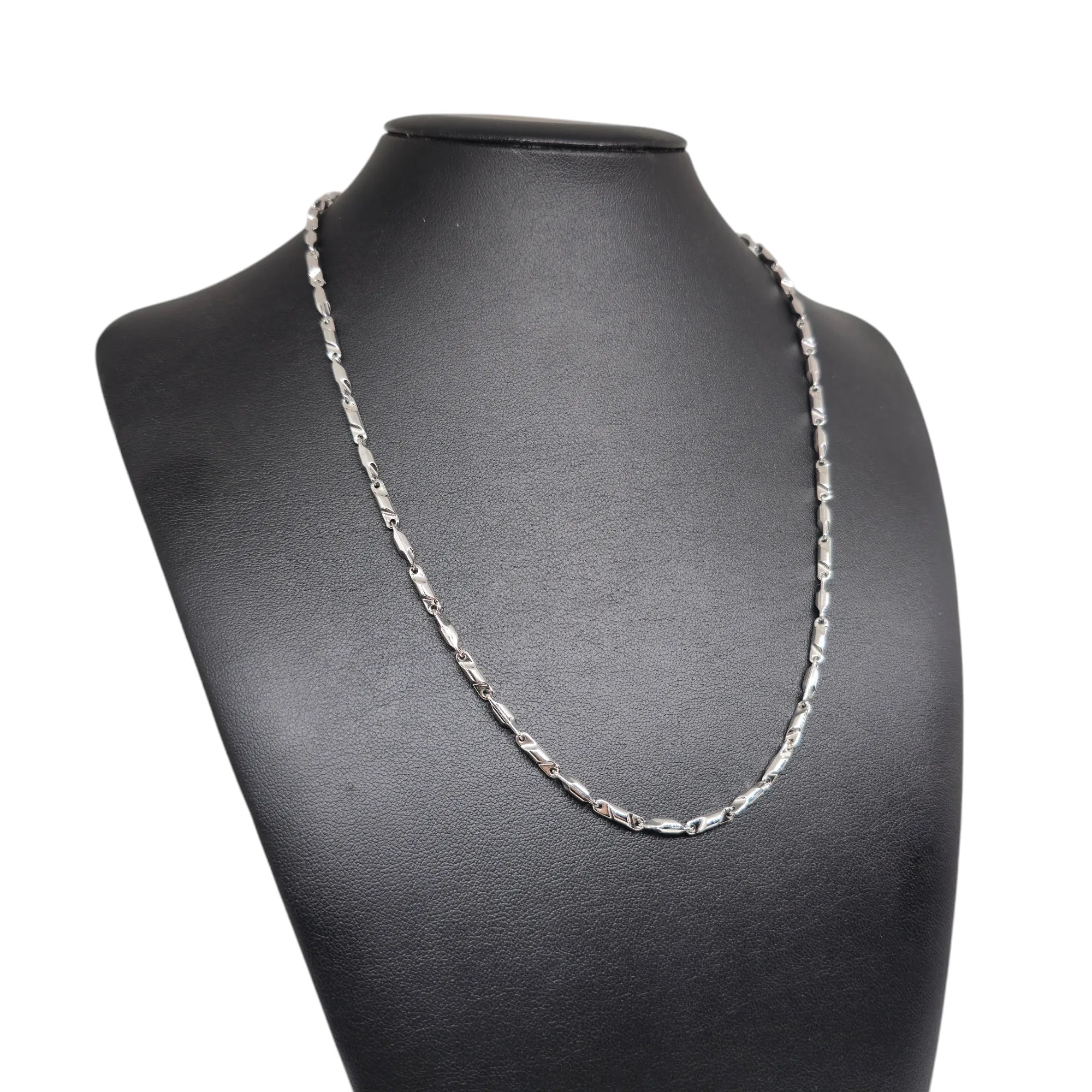 Herrenhalskette aus 18 Karat Weißgold mit geometrischer Gliederkette