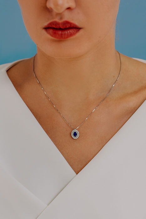 Collana donna Comete Gioielli in oro bianco con zaffiro e diamanti GLB 1474