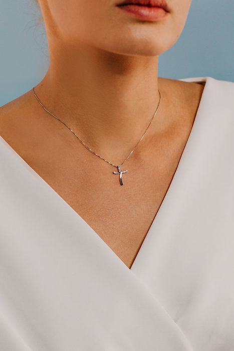 Collana donna croce in oro bianco e diamanti gioielli Comete Croci glb 1563