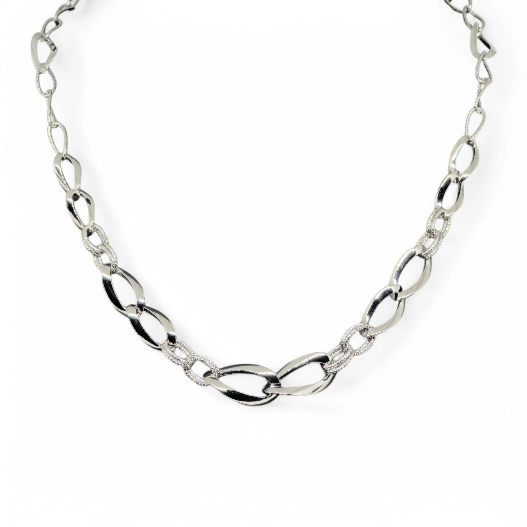 Collana donna in oro 18kt modello a catena elegante e luminosa