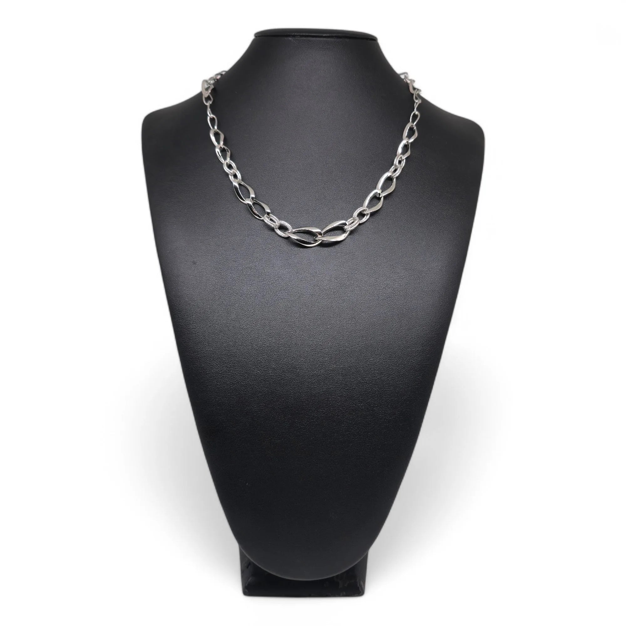 Collana donna in oro 18kt modello a catena elegante e luminosa