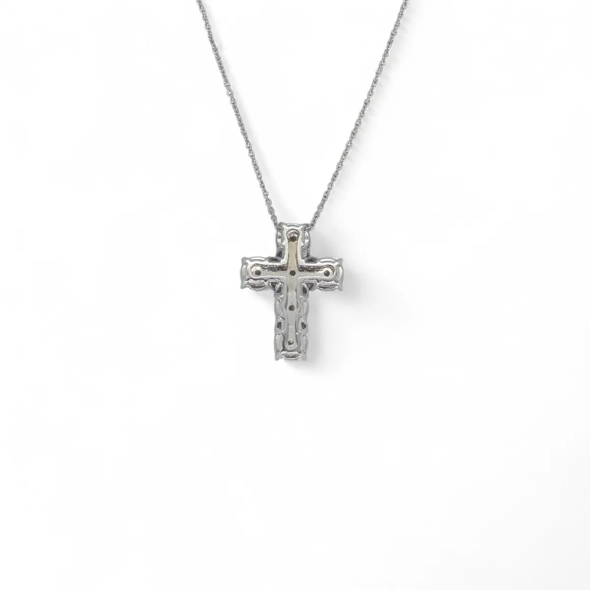 Collana in oro 18kt con pendente croce di diamanti bianchi